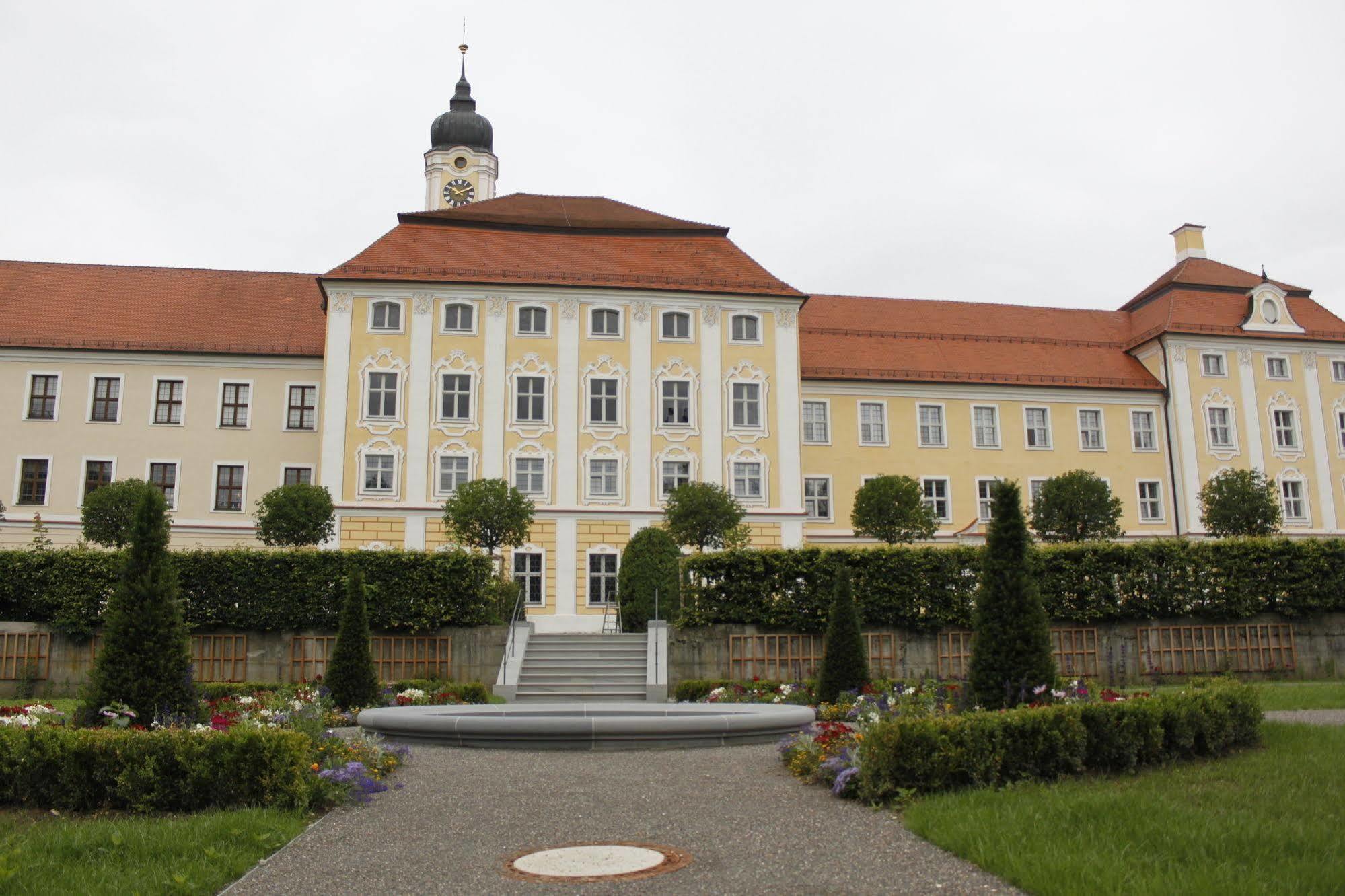 Klostergasthof Roggenburg Eksteriør billede
